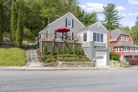 106 Perkins St, Amsterdam, NY 12010