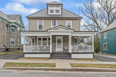 54 Monroe St, Saint Johnsville, NY 13452