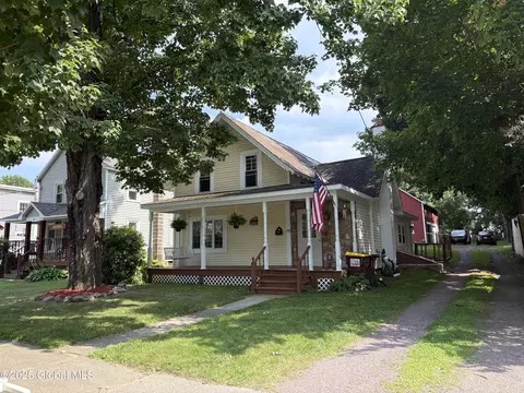 26 John St, Greenwich, NY 12834
