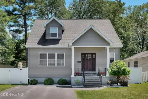 9 Sebring Ave, Colonie, NY 12205