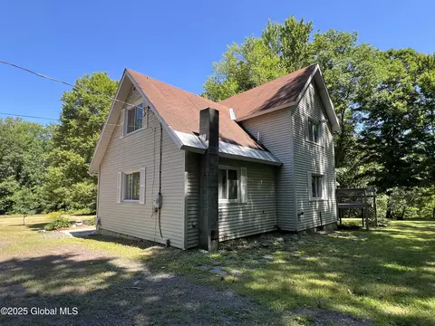 1462 Carvers Falls Ln, Whitehall, NY 12887