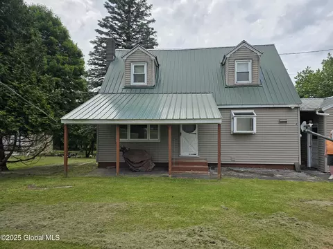 18 Hepburn St, Norfolk, NY 13667