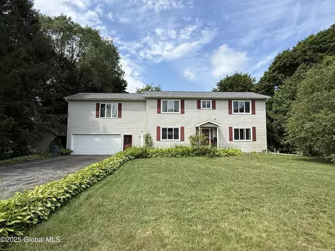 9 Thomas Ave, Moreau, NY 12828