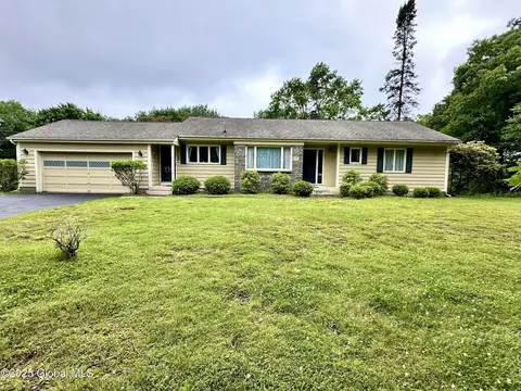 8 The Crossways, Troy, NY 12180