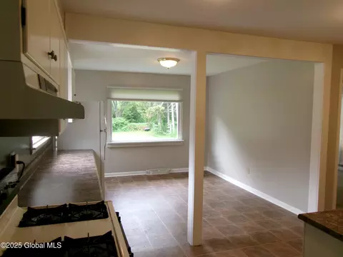 336 Gardinier St, Schenectady, NY 12306 photo 24