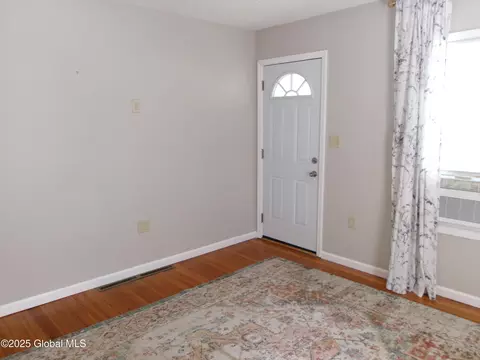 336 Gardinier St, Schenectady, NY 12306 photo 6