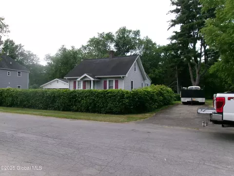 336 Gardinier St, Schenectady, NY 12306 photo 4