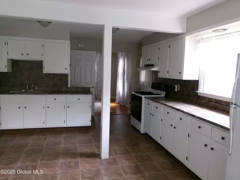 336 Gardinier St, Schenectady, NY 12306 photo 8