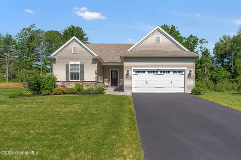 55 Winterberry Ln, Moreau, NY 12828