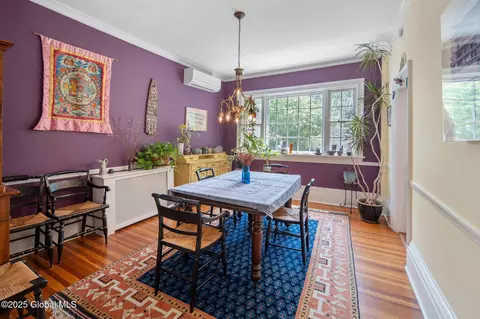 Dining - 8 Front St, Schenectady, NY 12305 photo 1 of 2