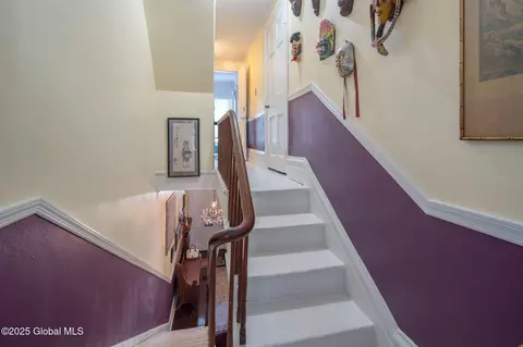 Entry Way - 8 Front St, Schenectady, NY 12305 photo 3 of 5