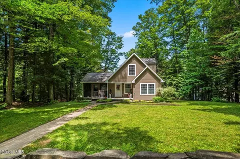 3004 S Shore Dr W, Hagaman, NY 12086