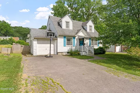 1226 Sumner Ave, Schenectady, NY 12309
