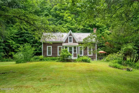 203 Center Rd, Eagle Bridge, NY 12057 photo 2