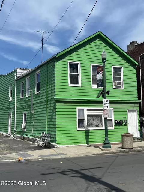527 2nd Street St, Troy, NY 12180