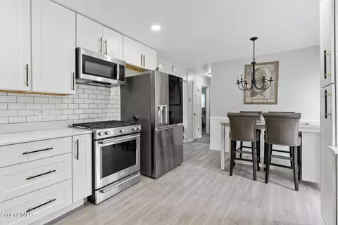 Kitchen - 3 Longmeadow Dr, Delmar, NY 12054 photo 3 of 4