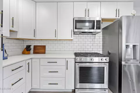 Kitchen - 3 Longmeadow Dr, Delmar, NY 12054 photo 4 of 4