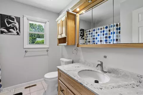 Bath - 3 Longmeadow Dr, Delmar, NY 12054 photo 1 of 4