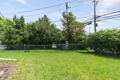 Exterior - 3 Longmeadow Dr, Delmar, NY 12054 photo 7 of 8