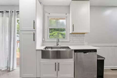 Kitchen - 3 Longmeadow Dr, Delmar, NY 12054 photo 2 of 4