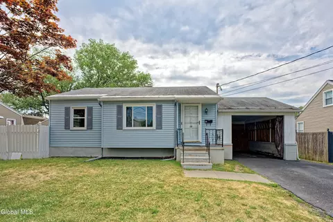 29 Rooney Ave, Colonie, NY 12205