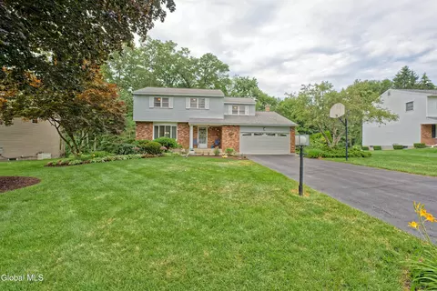 1073 Serafini Dr, Schenectady, NY 12303