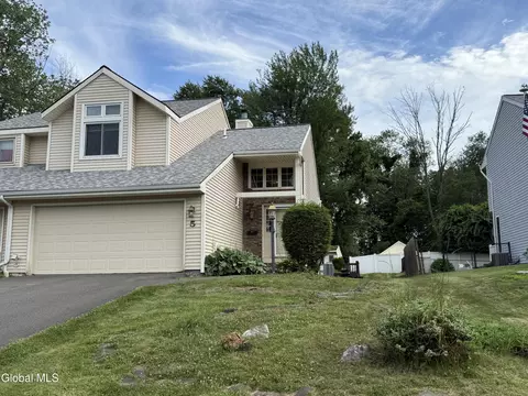 5 Crowsnest Ct, Waterford, NY 12188