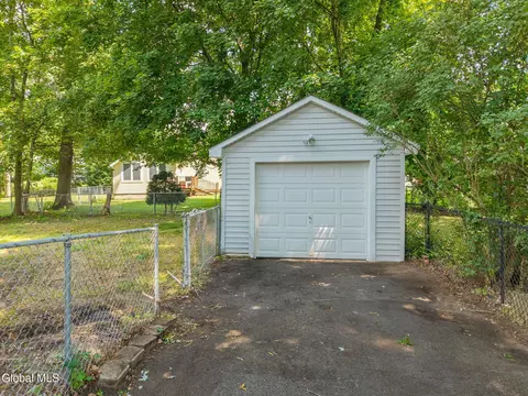5 Surrey Rd, Glenville, NY 12302 photo 37