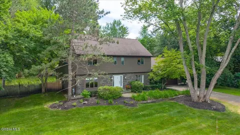 1 Fox Run, Latham, NY 12110
