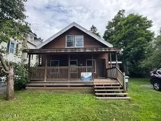 3 Estabrook Ave, Hoosick Falls, NY 12090
