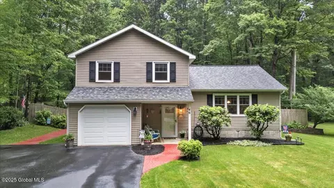 46 Wineberry Ln, Malta, NY 12020