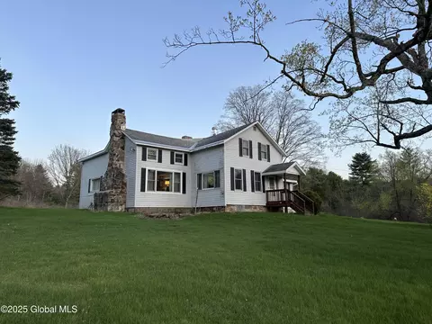 87 Backus Ln, Putnam Station, NY 12861