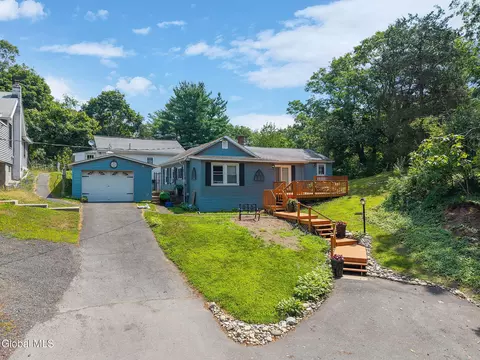 338 Hudson Ave, Troy, NY 12182
