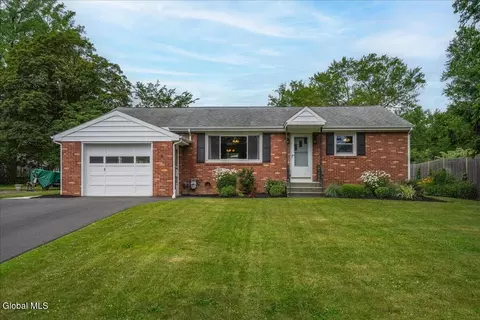 8 E Glenwood Dr, Latham, NY 12110