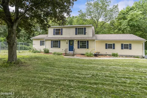 658 Bruno Rd, Clifton Park, NY 12065