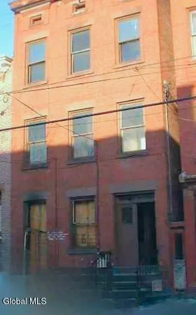 34 Judson St, Albany, NY 12206