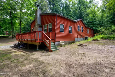 5761 Lake Rd, Galway, NY 12074