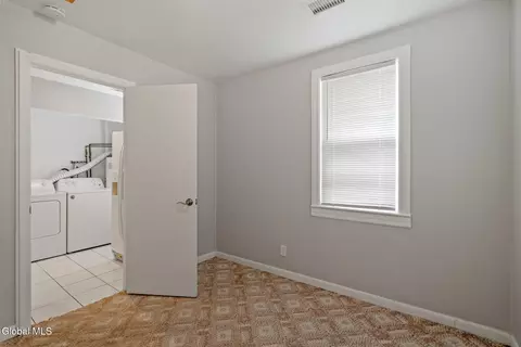 34 Fullerton Ave, Schenectady, NY 12304 photo 16