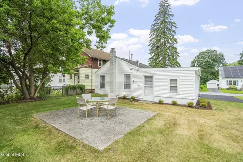 34 Fullerton Ave, Schenectady, NY 12304 photo 4