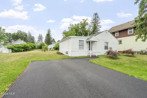 34 Fullerton Ave, Schenectady, NY 12304