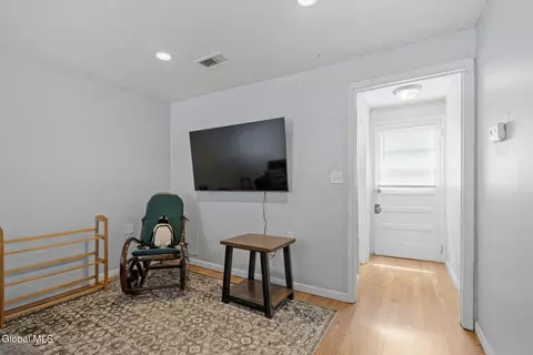 34 Fullerton Ave, Schenectady, NY 12304 photo 7