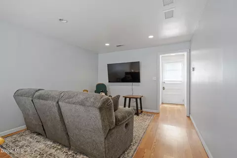 34 Fullerton Ave, Schenectady, NY 12304 photo 6