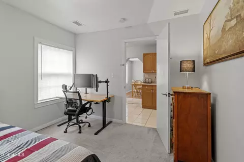 34 Fullerton Ave, Schenectady, NY 12304 photo 13