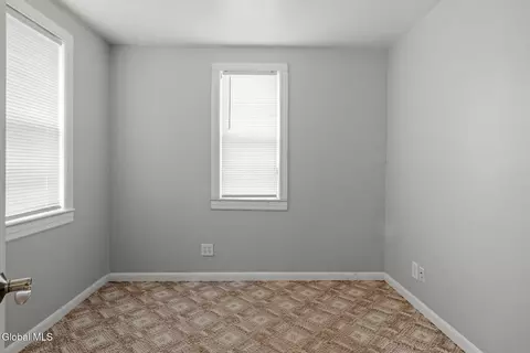 34 Fullerton Ave, Schenectady, NY 12304 photo 15