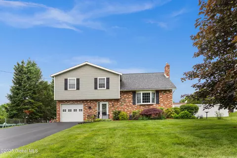 11 Vista Dr, Scotia, NY 12302