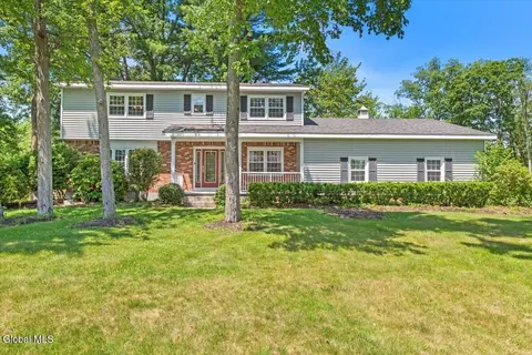 36 Sunset Blvd, Colonie, NY 12205