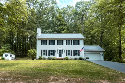248 Schodack Dr, Schodack, NY 12033