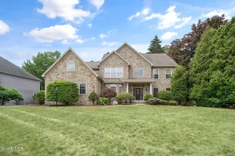 4 Stoney Heights Ct, Clifton Park, NY 12065