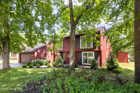 41 Meadow Rue Pl, Malta, NY 12020