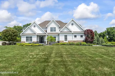 23 Steeple View Dr, Loudonville, NY 12211